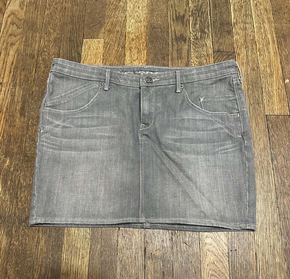 Y2K RUEHL No. 925 Gray Denim Mini Skirt Size 28